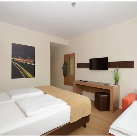 Motel Plus Berlin Берлин