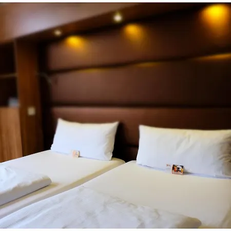 Motel Plus Berlin Отель