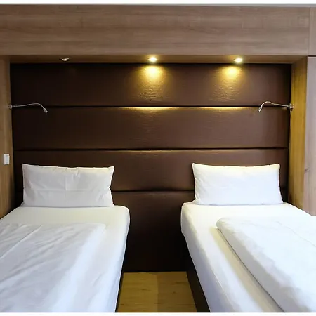 Motel Plus Berlin Берлин